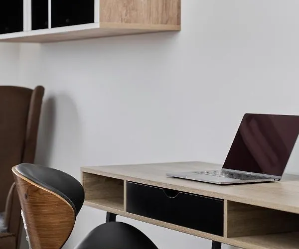 Apartmán Spacious Suitable For Remote Work With Balcony & Parking By Renters