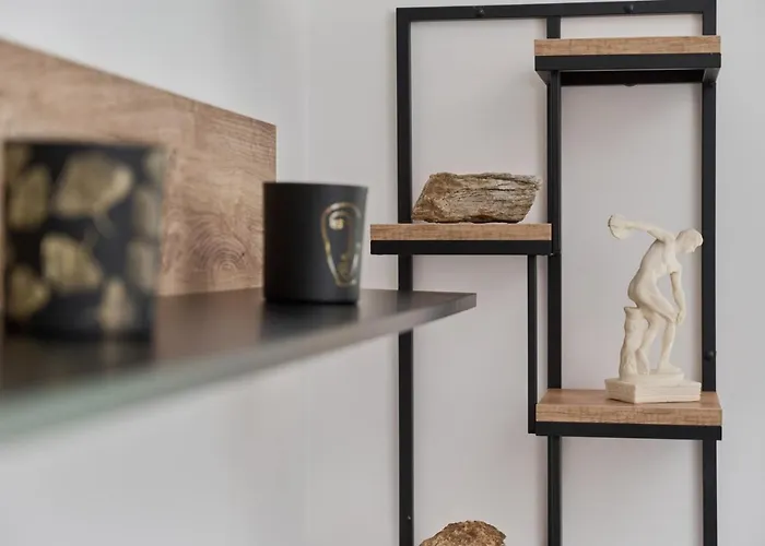 Spacious Suitable For Remote Work With Balcony & Parking By Renters * Vratislav