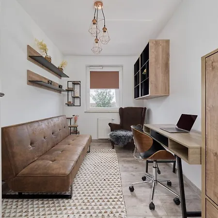 Spacious Suitable For Remote Work With Balcony & Parking By Renters * Wrocław