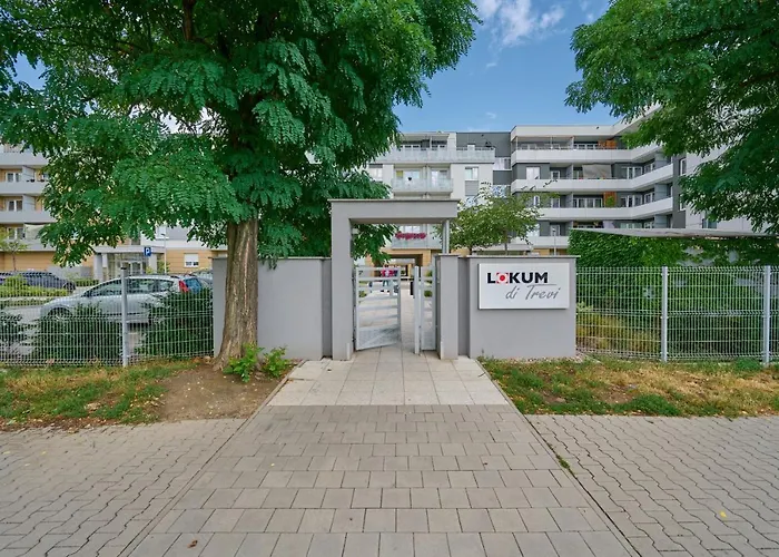 Spacious Suitable For Remote Work With Balcony & Parking By Renters Apartment Breslau